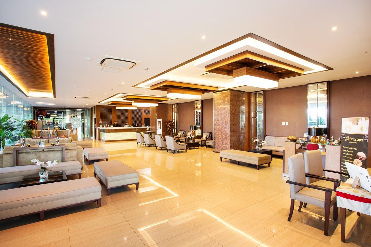 Tara Hotel Yogyakarta Tugu Εξωτερικό φωτογραφία